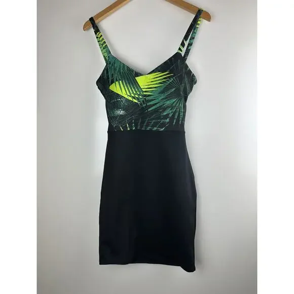 NWT Fabletics Malindi Criss Cross Cut Out Strappy Dress Green Black Leaves Small - Picture 13 of 14